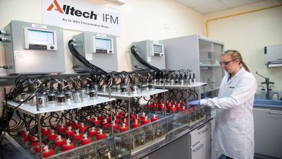Компания Alltech в сотрудничестве с университетом Харпер Адамс запустила первую в Европе лабораторию по изучению ферментации in vitro – Alltech IFM™. 
