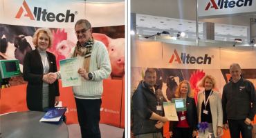 Nadya Nesterova accepts award on behalf of KEENAN and Alltech